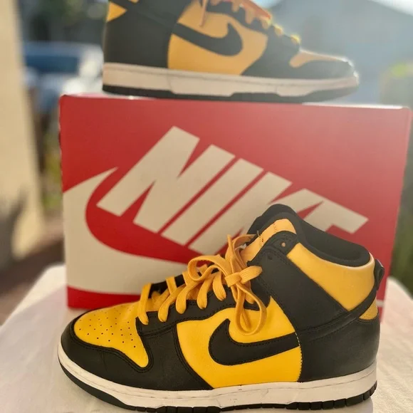 Nike Dunk High “University Gold” 2021 – Men’s 9 / UK 8 with Box - Picture 4 of 5